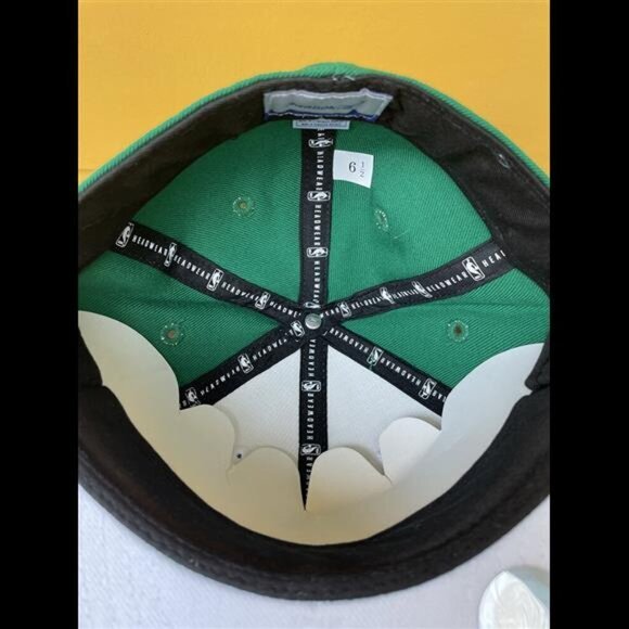 NEW BOYS‎ YOUTH VINTAGE REEBOK BOSTON CELTICS NBA FITTED HAT CAP - Picture 5 of 5